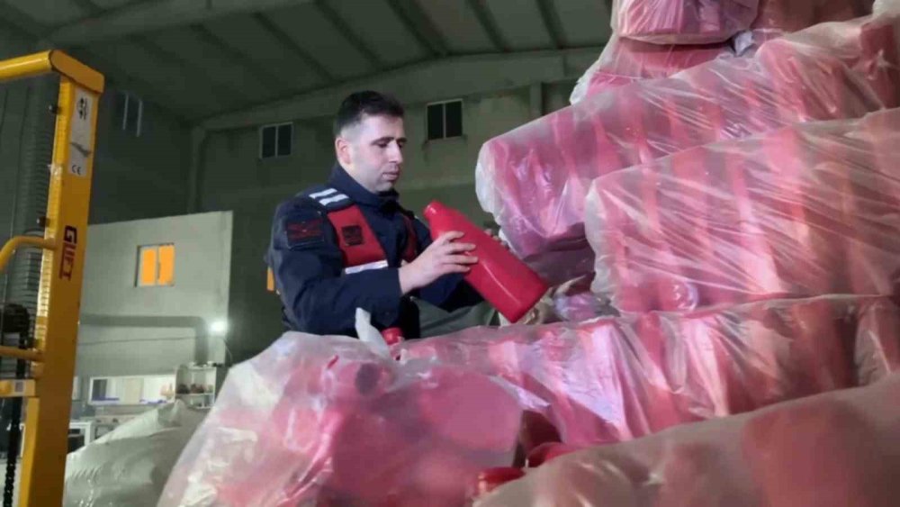 jandarma tanklara tirmandi kirleri cikarmayan deterjanlara baskin 3 3KGmEpOJ