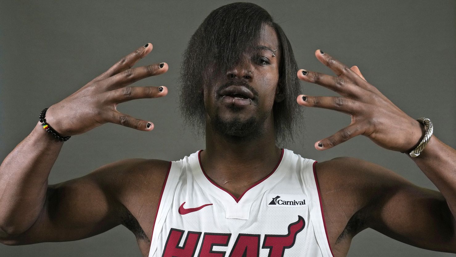 jimmy butler akillanmiyor miami yonetiminden bir ceza daha 0 4IaZ842f