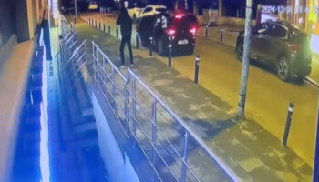 kadikoyde kuyumcudan 4 milyon liralik hirsizlik kamerada 1DEm7X6I