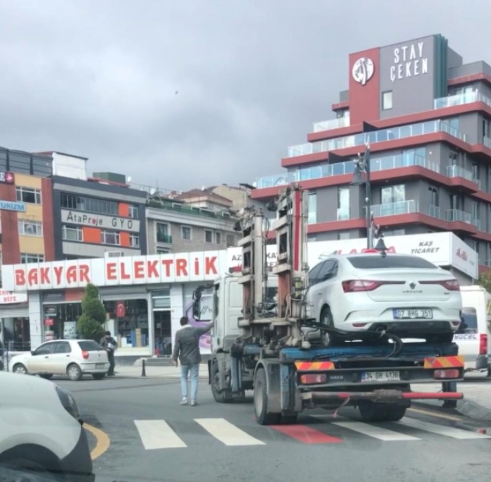 kagithanede cekiciyi yakalamak icin nefes nefese kostu 6 113fDfzP