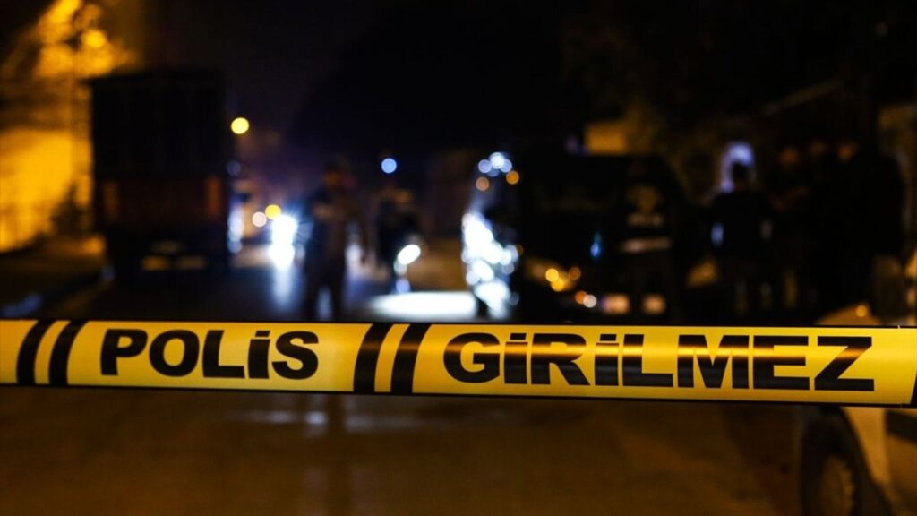 kamyonet ile hafif ticari arac kafa kafaya carpisti 3 yarali rOfYWeqU