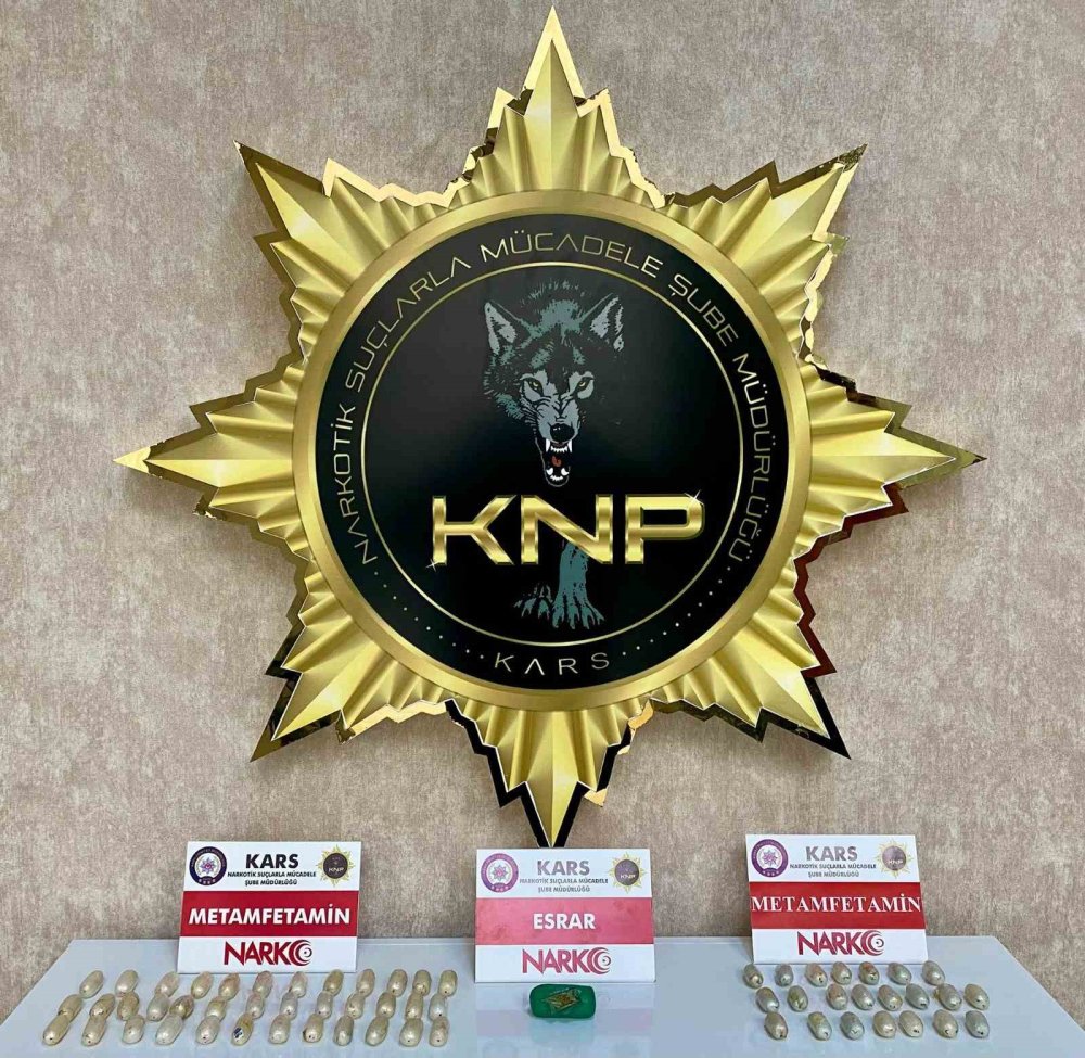 kars polisini saskina ceviren olay makatlarindan paket paket uyusturucu cikti 0 jiqphU6y