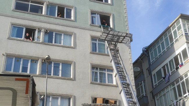 kartalda catlaklar olusan 7 katli bina tahliye edildi 0 vpWK9Vfy