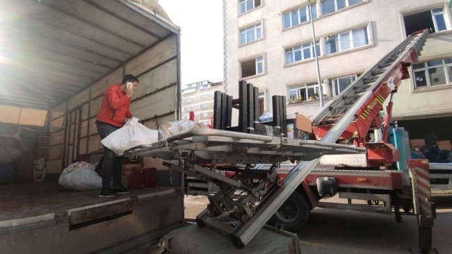 kartalda catlaklar olusan 7 katli bina tahliye edildi 1 WlHaYtiZ