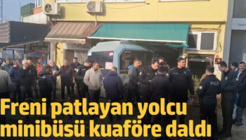 kartalda freni patlayan yolcu minibusu kuafore daldi 3 kisi yaralandi ZQau5xlK