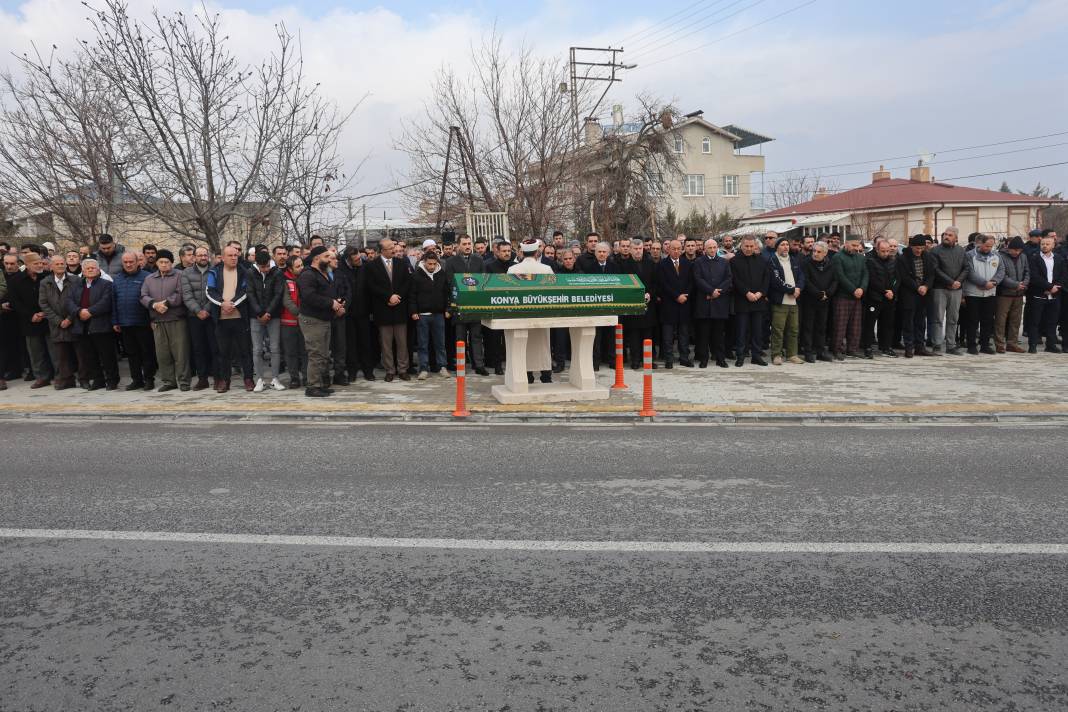 Kartalkaya Kayak Merkezi'ndeki yangın faciasında hayatını kaybeden Mert Doğan ile eşi ve iki çocuğuna son veda 11 kartalkaya kayak merkezindeki yangin faciasinda hayatini kaybeden mert dogan ile esi ve iki cocuguna 8dHNPHiO