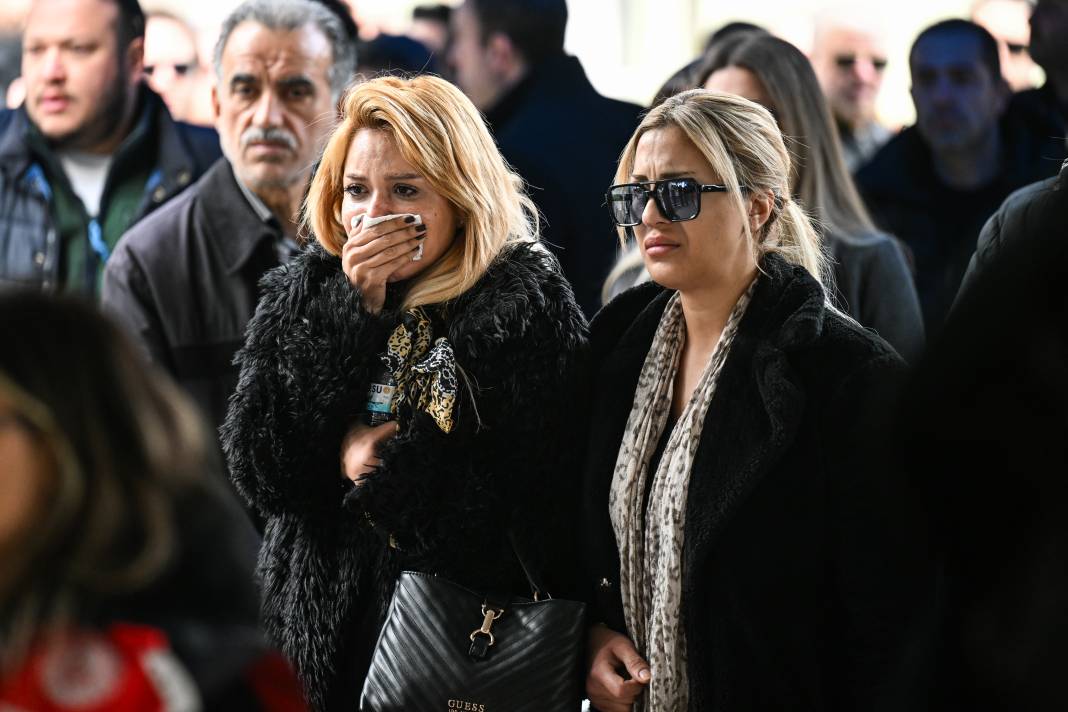 Kartalkaya Kayak Merkezi'ndeki yangın faciasında hayatını kaybeden Mert Doğan ile eşi ve iki çocuğuna son veda 21 kartalkaya kayak merkezindeki yangin faciasinda hayatini kaybeden mert dogan ile esi ve iki cocuguna OD6S8aVn