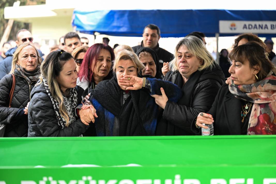 Kartalkaya Kayak Merkezi'ndeki yangın faciasında hayatını kaybeden Mert Doğan ile eşi ve iki çocuğuna son veda 2 kartalkaya kayak merkezindeki yangin faciasinda hayatini kaybeden mert dogan ile esi ve iki cocuguna XVJt6sGZ