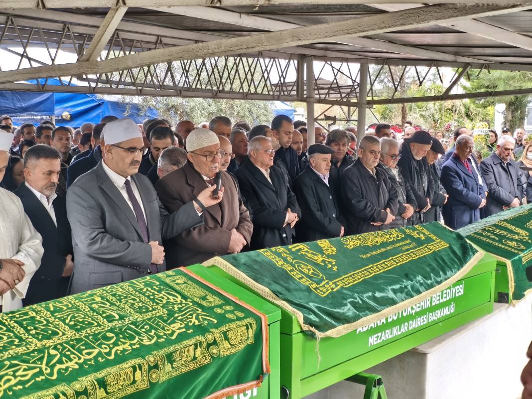 Kartalkaya Kayak Merkezi'ndeki yangın faciasında hayatını kaybeden Mert Doğan ile eşi ve iki çocuğuna son veda 5 kartalkaya kayak merkezindeki yangin faciasinda hayatini kaybeden mert dogan ile esi ve iki cocuguna gqP9JnkW