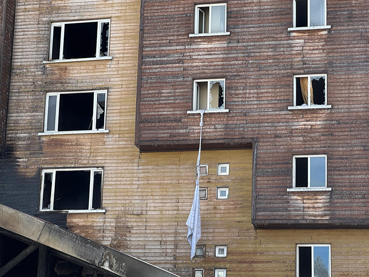 kartalkayadaki otel faciasinda yaralanan 40 kisi taburcu edildi 9 DCflptuF
