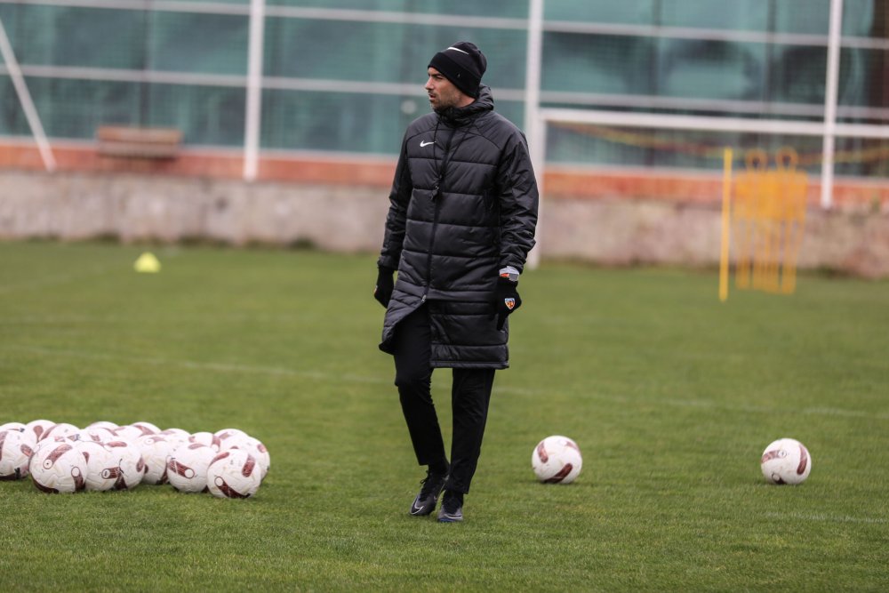 kayserispor son 10 sezonda 21 teknik adam degistirdi 1 GVRvqcA7