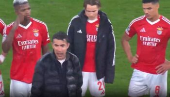 kerem ve orkunun hocasindan olay hareket o anlar barcelona maci sonrasi kaydedildi czkDKb3T