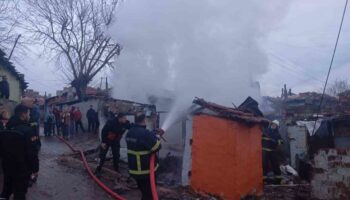 kesanda alev alan ev kullanilamaz hale geldi qlIXZFcG