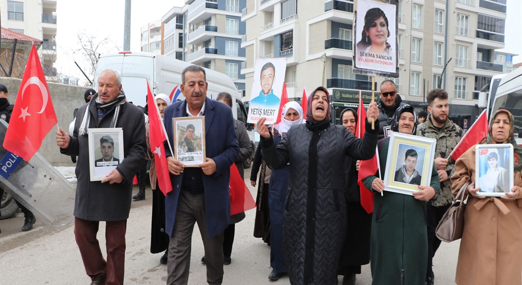 kizi daga kacirilan anne pkkdan evlatlarimizi istiyoruz 1