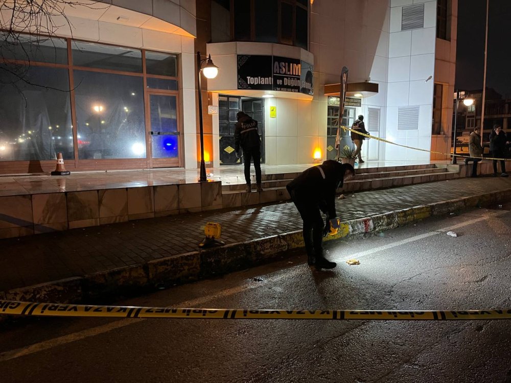 kocaelinde dugun salonu karisti iki kisi silahla vuruldu 9 bzbVpVIY