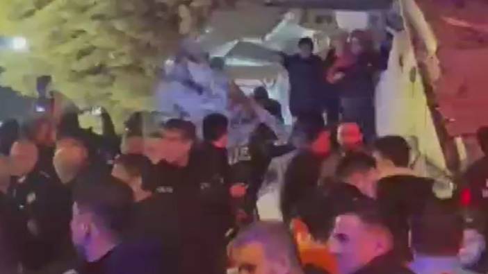 konyada coken binanin enkazindan 3 kisi canli olarak cikarildi 1 WLEOm6Bf