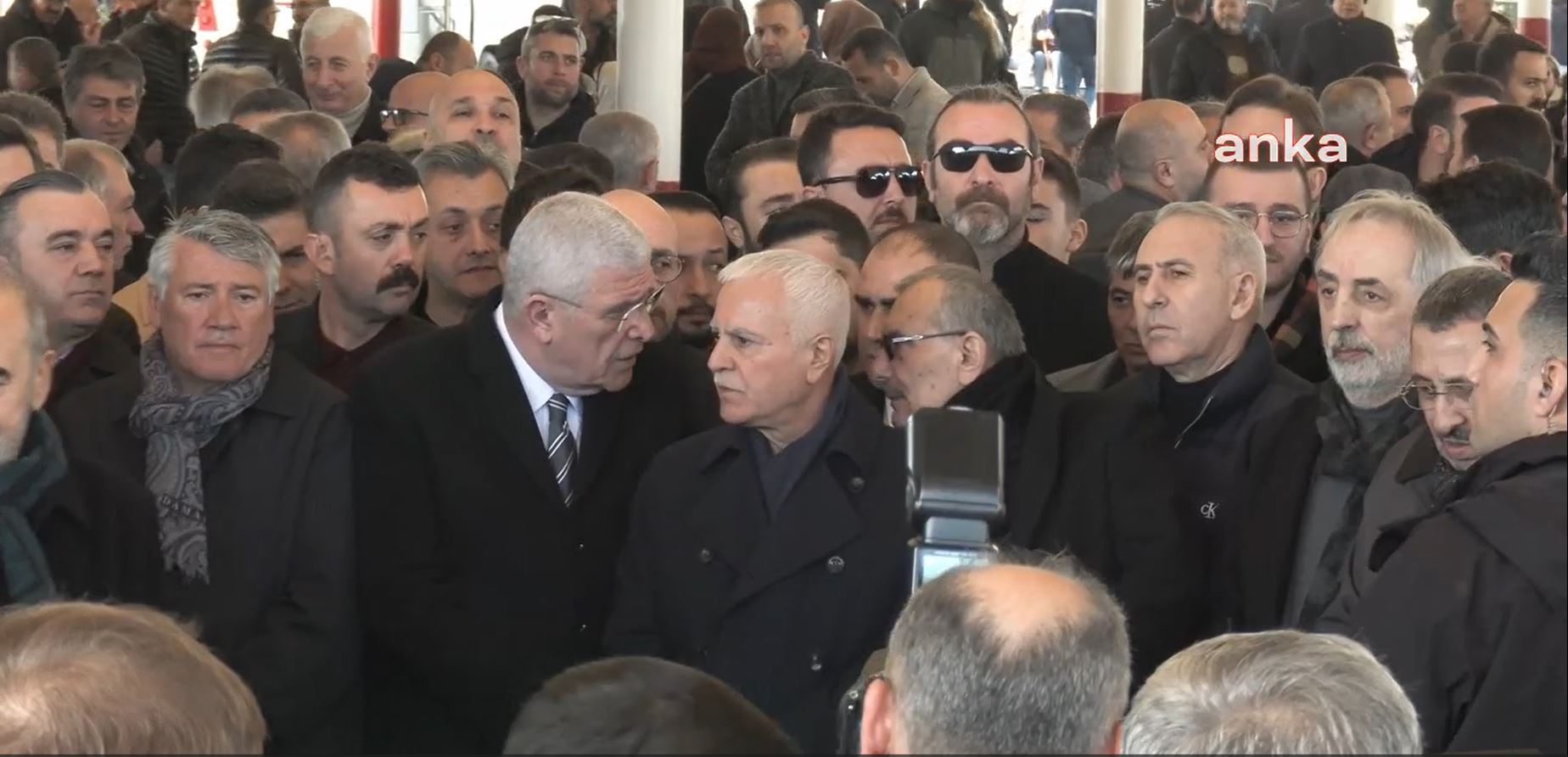 koray aydinin babasi son yolculuguna ugurlandi 0 EjS6EvOD