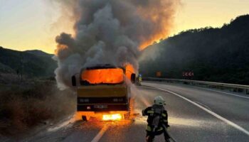korkutan yangin yakit dolu tanker alev topuna dondu r3uk8EnK