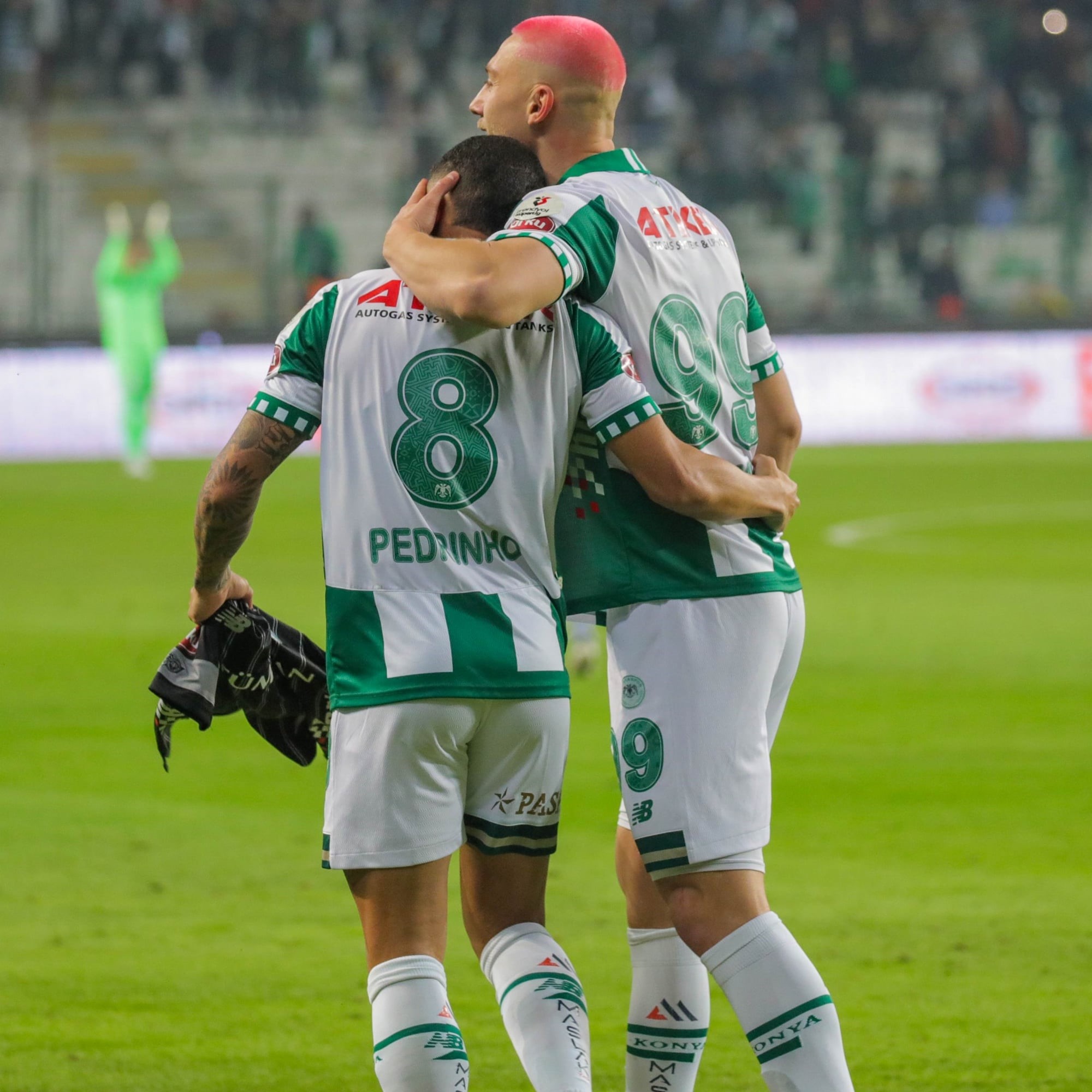 kramer saclarini boyatti gol serisine basladi 0 WqJi564u