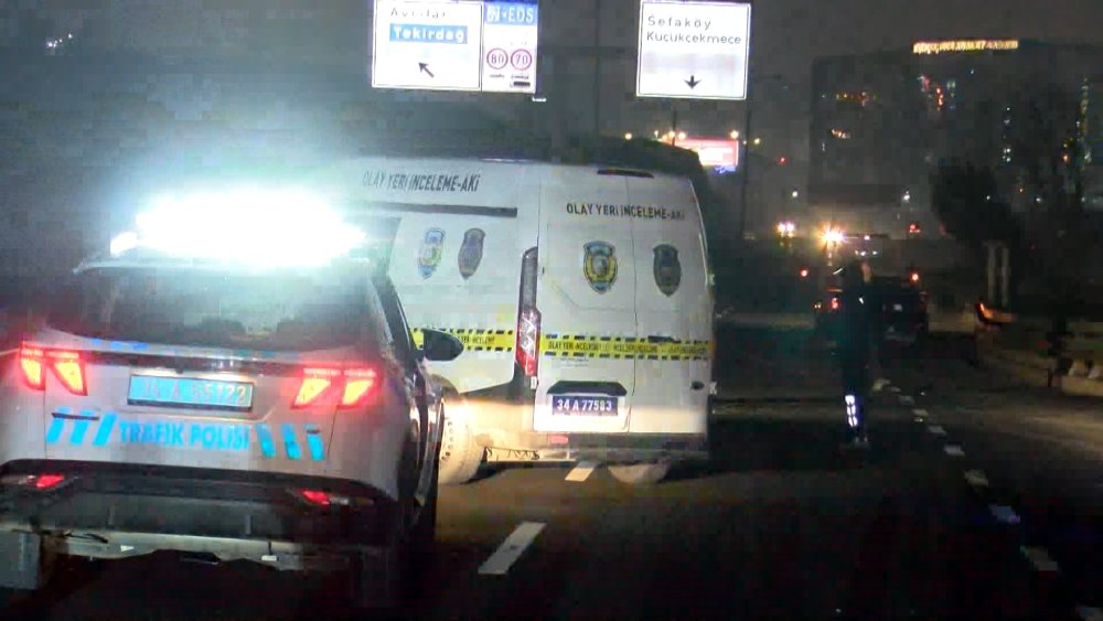 kucukcekmecede otomobilin carptigi kadin hayatini kaybetti 3 pQetbvyC