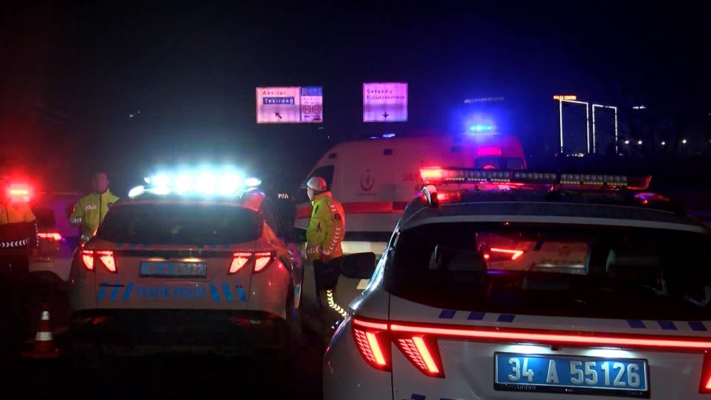 kucukcekmecede otomobilin carptigi kadin hayatini kaybetti 5 PNmT3Hfv