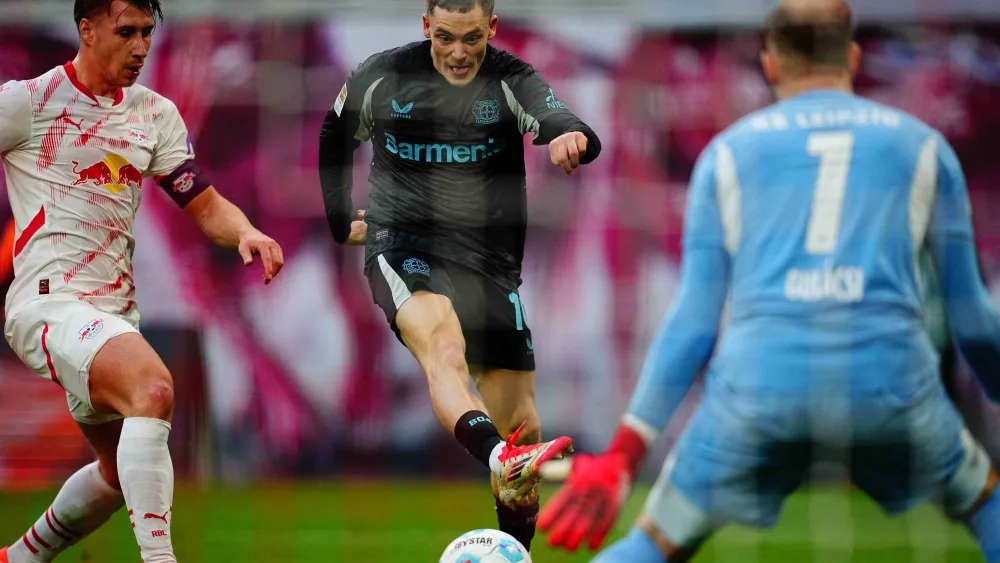 leverkusen leipzig deplasmaninda 2 puan birakti 0 NmBMiBhl