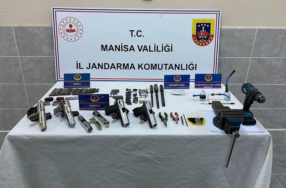 manisada ruhsatsiz silah operasyonu 1