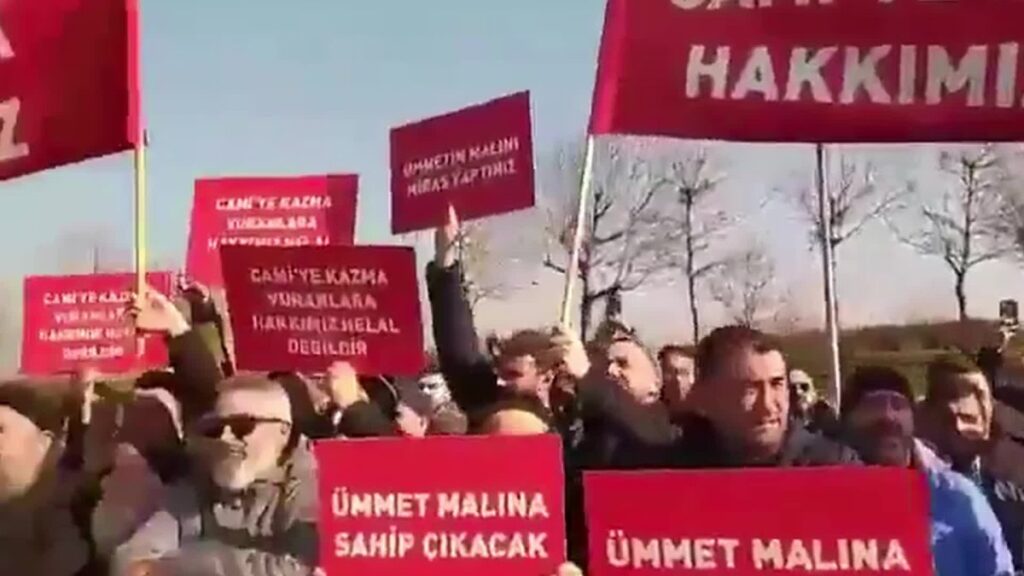 menzil cemaatinde miras kavgasi sokak eylemlerine donustu mwvhrzd9