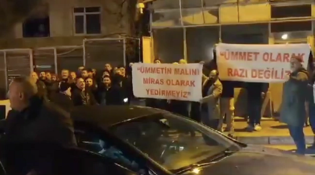 menzil cemaatinde miras krizi buyuyor tasla sopayla birbirlerine girmislerdi bu kez eyleme kalkistilar 1 sIVA4LeF