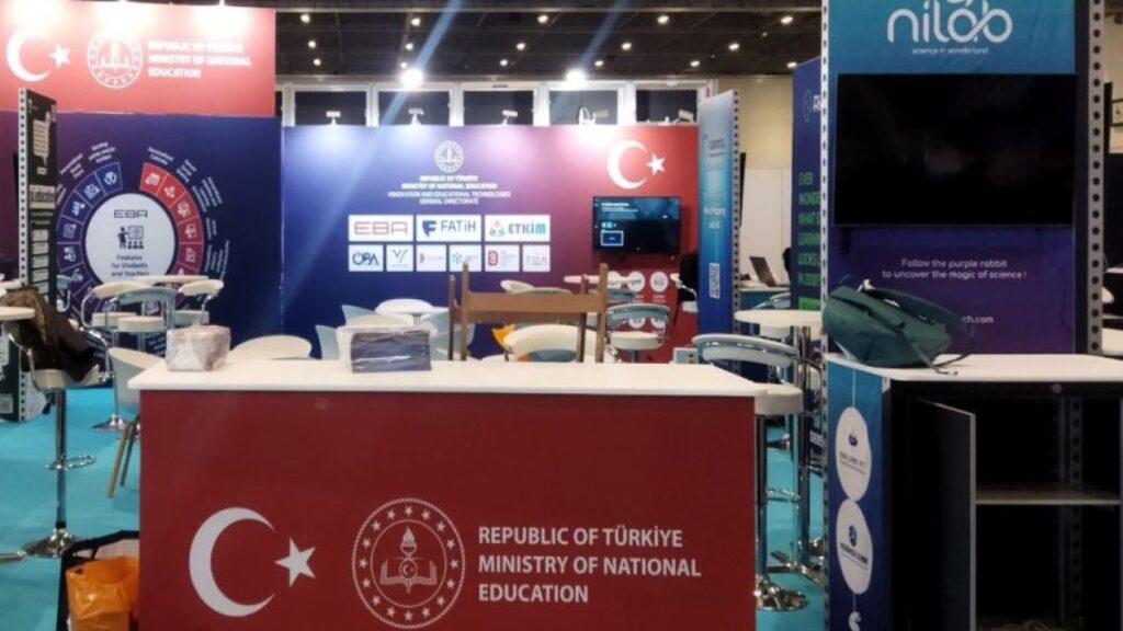 milli egitim bakanligi londradaki bett show teknoloji fuarinda projelerini tanitti NGrYcdvD