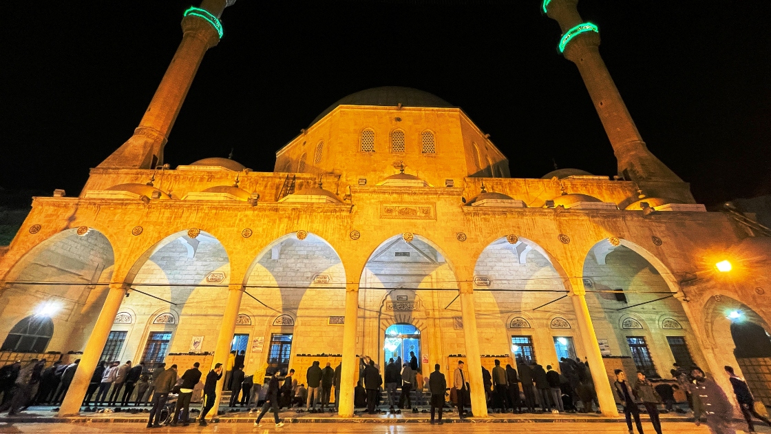mirac kandili coskuyla idrak ediliyor mirac kandilinde nasil ibadet edilir hangi dualar okunur 5 BjFOzbBL