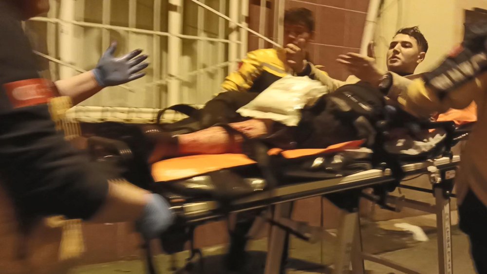 motosikletli saldirgan gece kulubune ates acti 3 yarali 2 cSzfOl1V