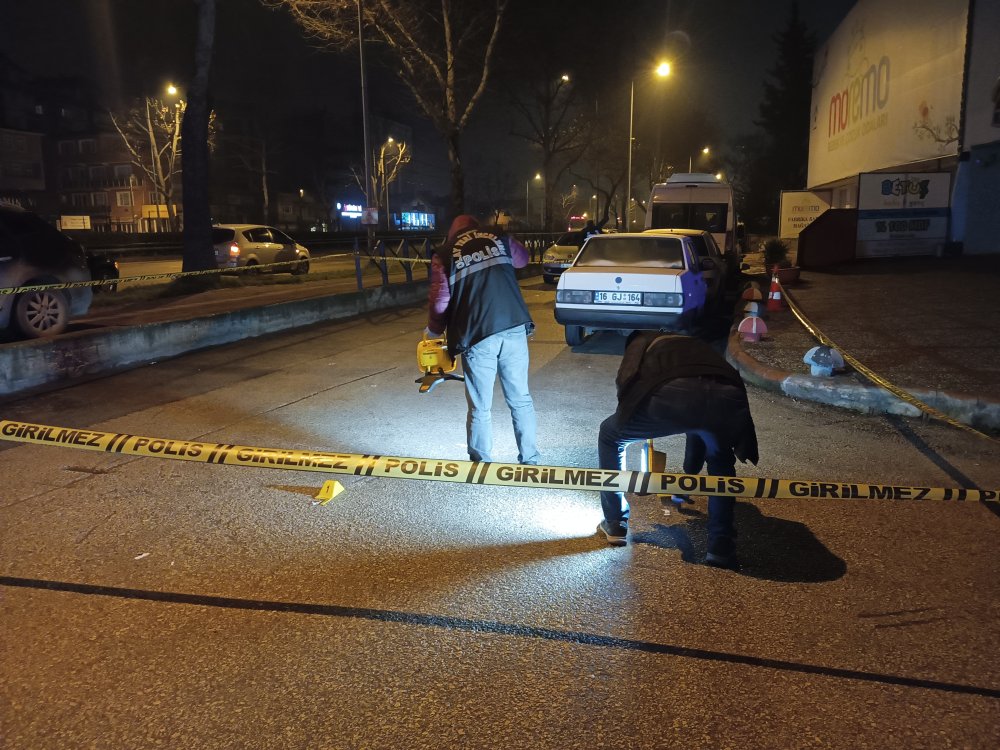 motosikletli saldirgan gece kulubune ates acti 3 yarali 5 4tMVEeaG