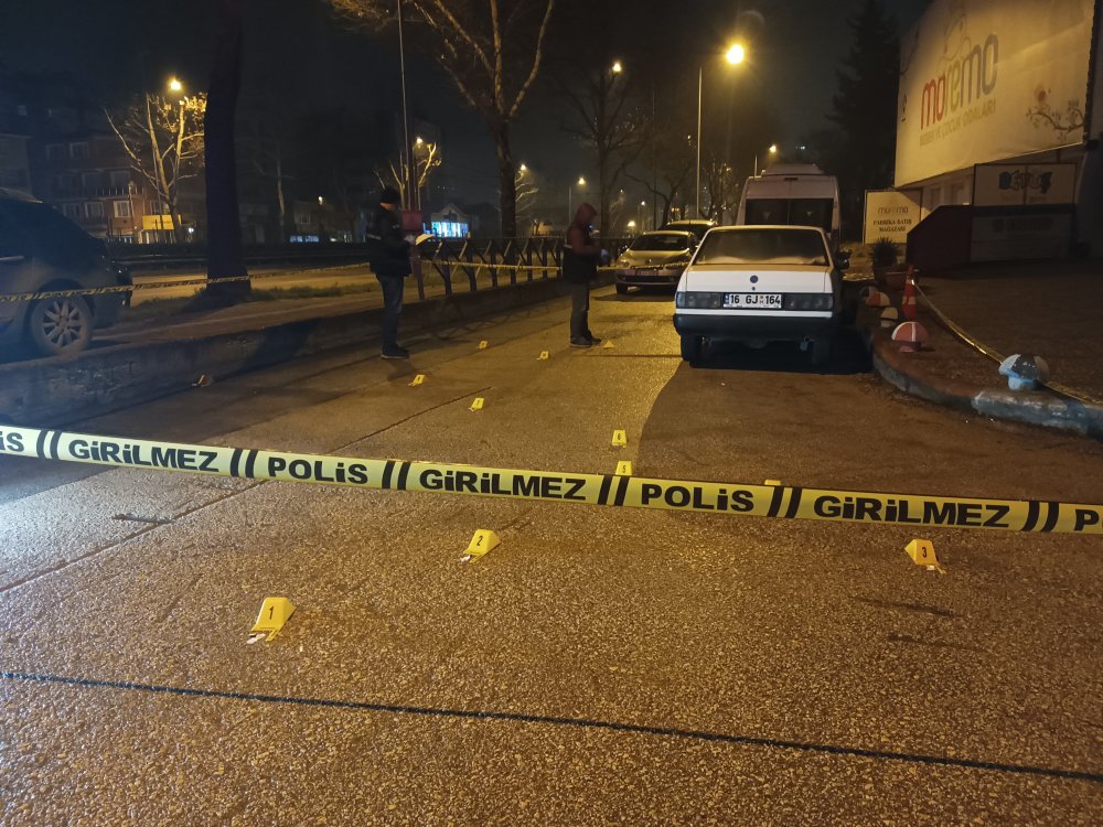 motosikletli saldirgan gece kulubune ates acti 3 yarali 6 CU2DzpAO