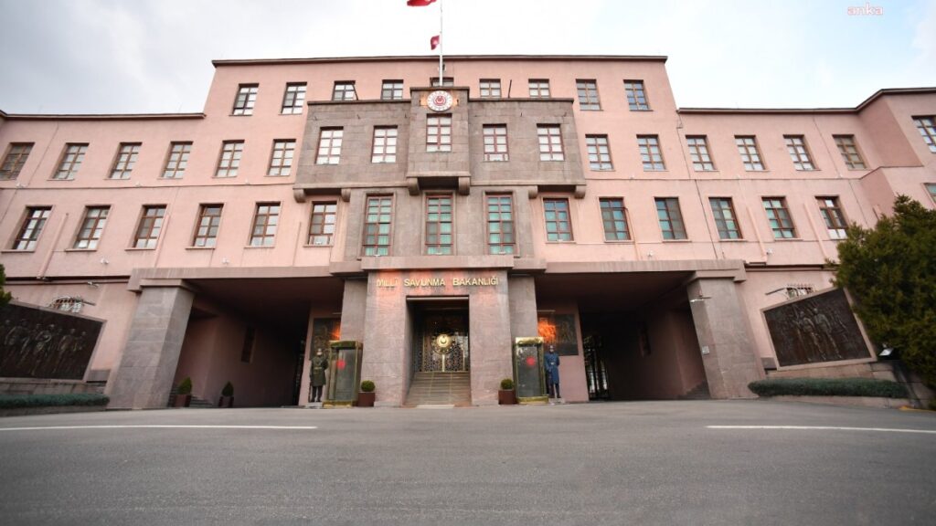 msb pence kilit operasyonu bolgesinde 4 pkkli terorist etkisiz h le getirildi TWXzk3Nn