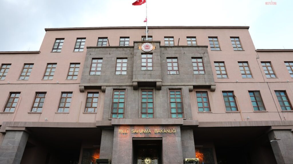 msb suriye ve irakin kuzeyinde pkkypgli 4 terorist etkisiz hale getirildi 3xtFSD2a