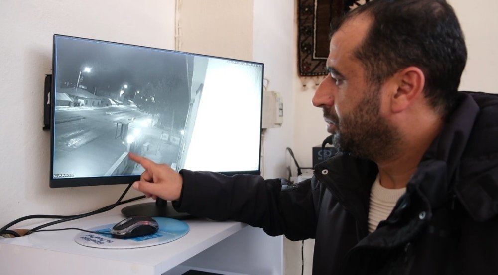 muezzin korku dolu anlar yasadi canini zor kurtardi 0 5VQrGUNS