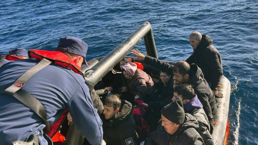 mugla aciklarinda olume itilen kacak gocmenler kurtarildi iVXatJO2