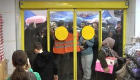 ne alirsan 100 lira kampanyasi izdihama yol acti pdpb9v3G