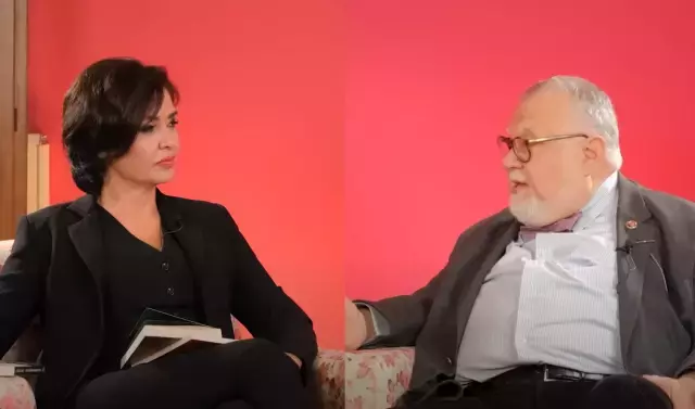 neset ertasi tanimadigini soylemisti yesim salkim celal sengoru topa tuttu 0 KwJpDUL5