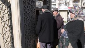 o ilimizde ekmek 5 tl dixMUrO9