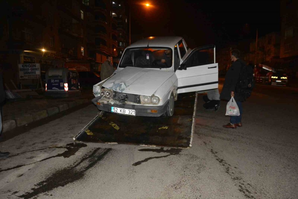 orduda feci kaza otomobil tarim aracina carpti 5 51sgPzHG