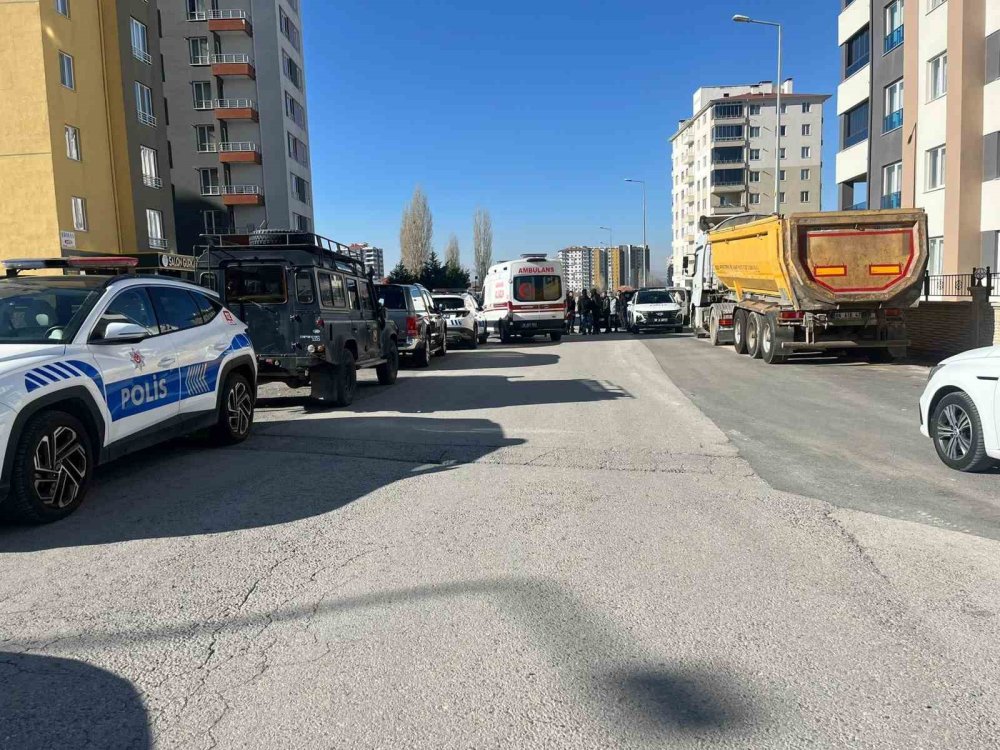ozel harekat polisi evinde olu bulundu 2