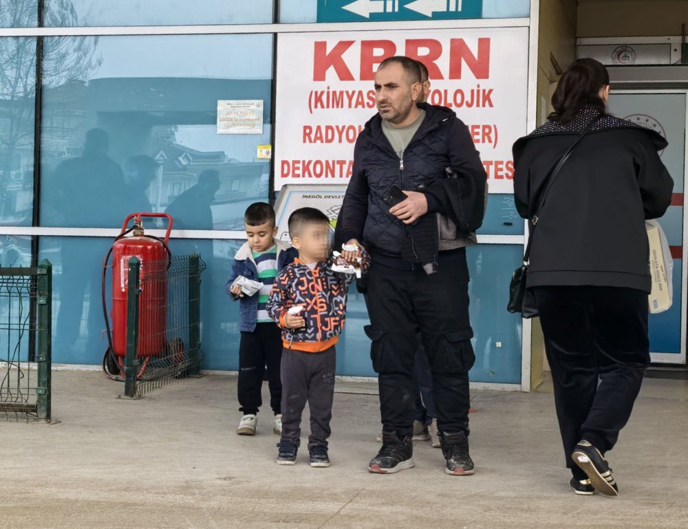 parkta kahreden olay 3 yasindaki cocugun parmagi koptu 1 3usAftdk