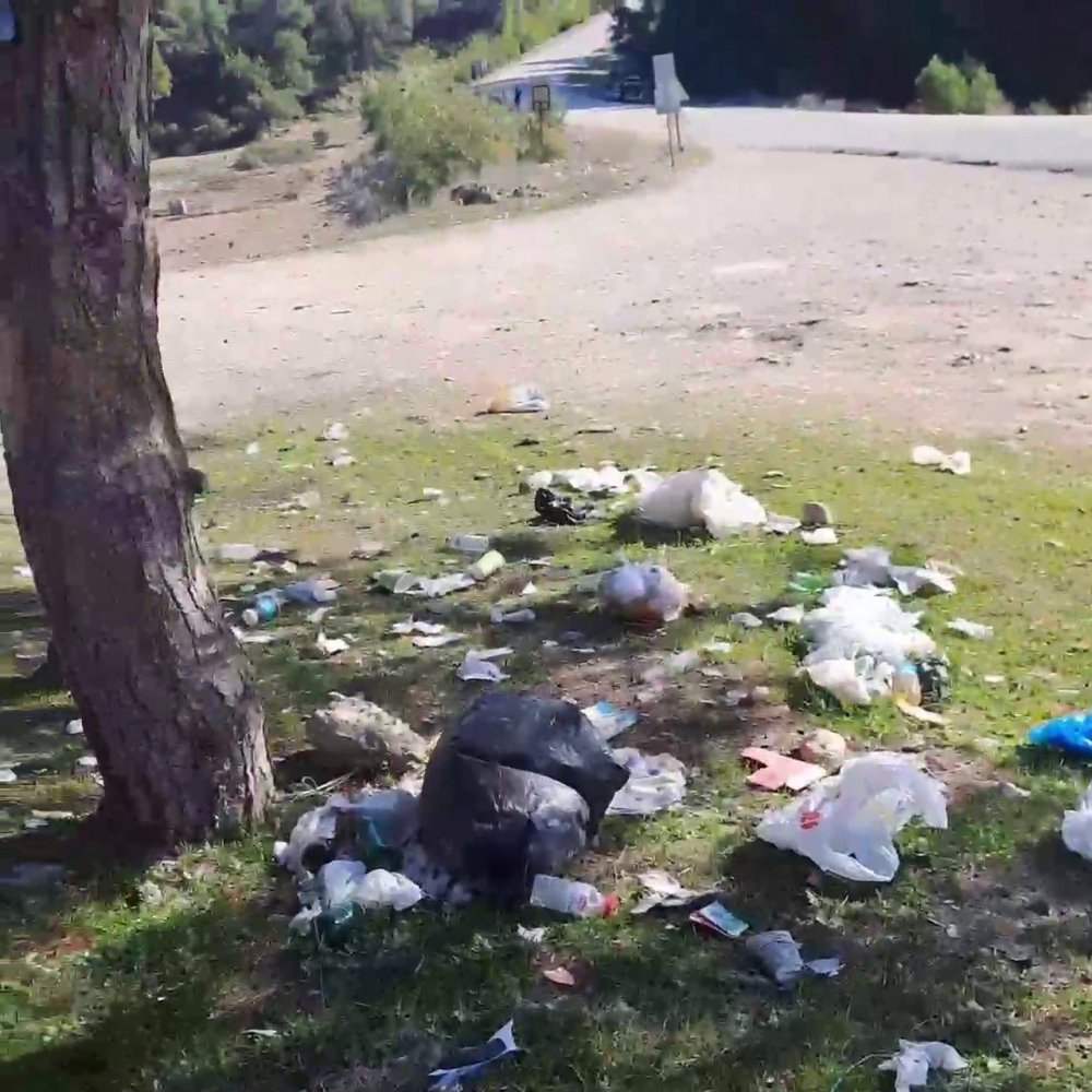 piknikcilerden geriye cop yiginlari kaldi 0 RVHGPWIr