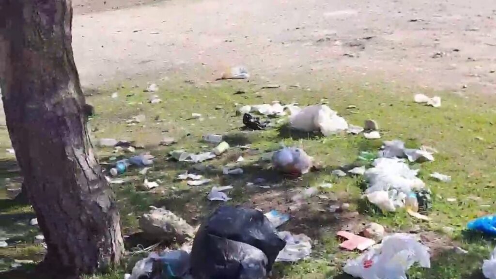 piknikcilerden geriye cop yiginlari kaldi Gjz62PZ3