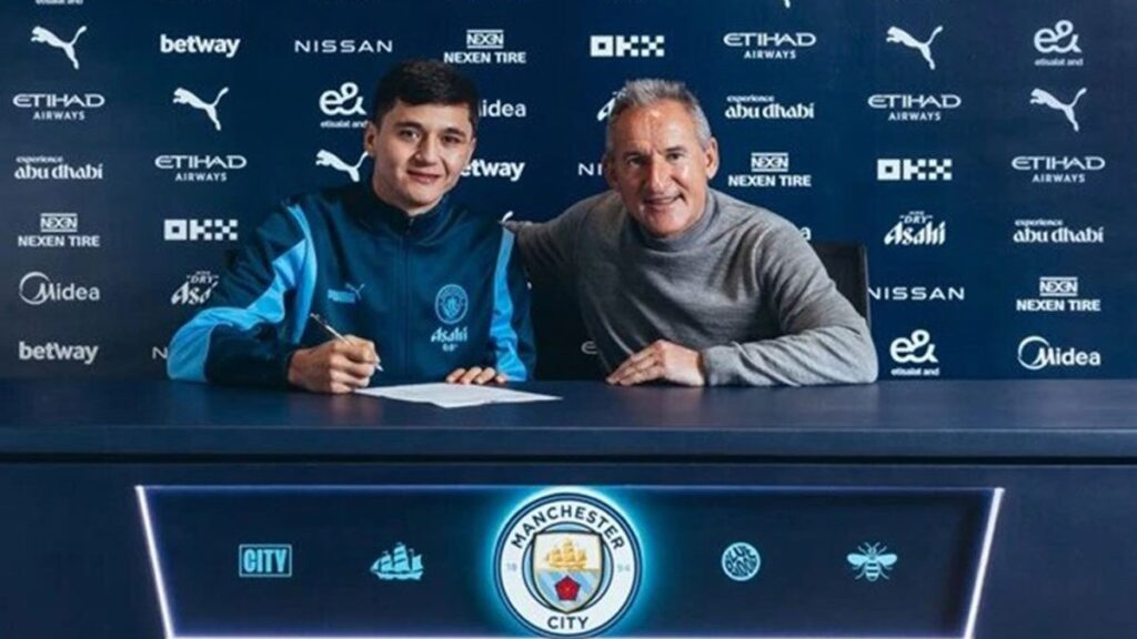 premier ligin ilk ozbek oyuncusu manchester cityde vHgTeW7P