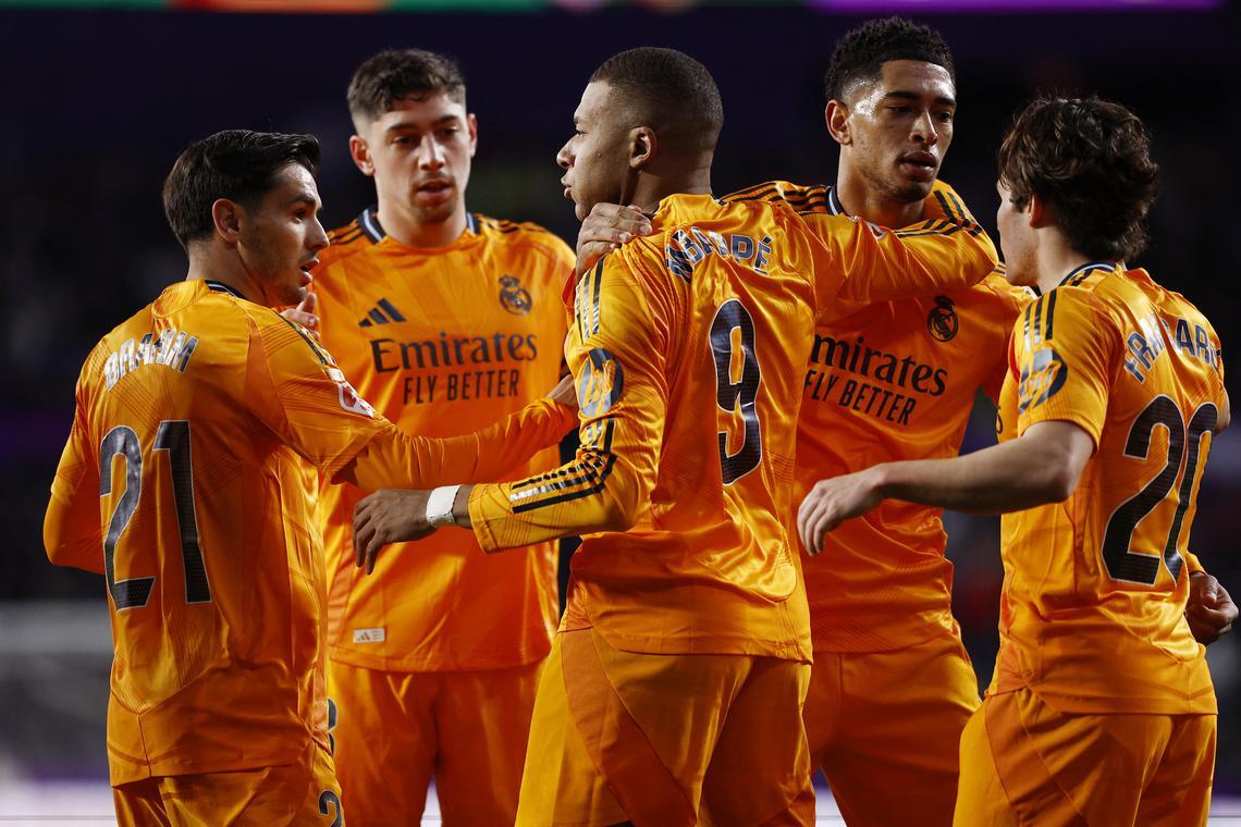 real madrid zirveye demirledi mbappe 3 real valladolid 0 6 NwGr4rgG