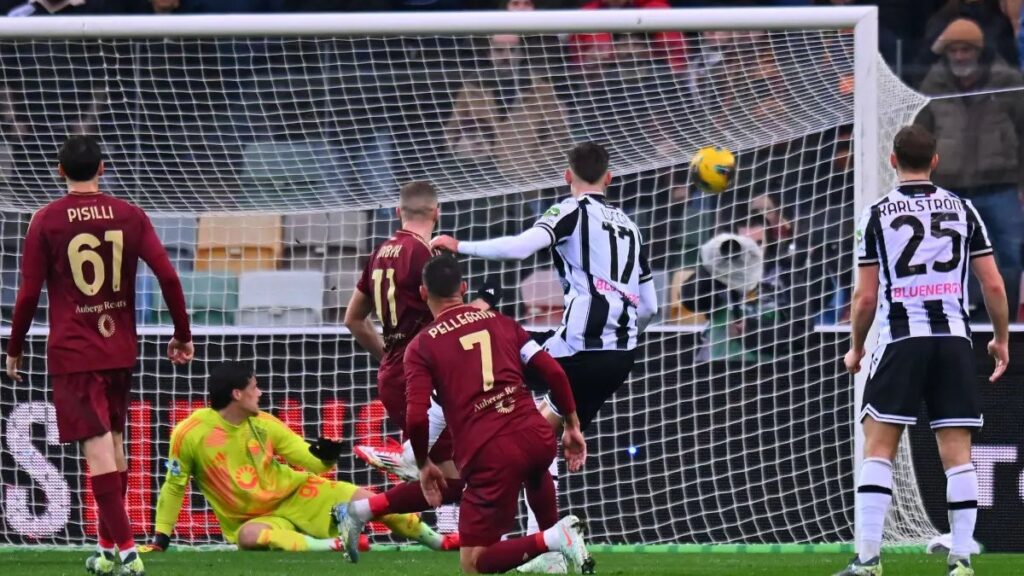 roma udineseyi deplasmanda 2 1 maglup etti hiZ48yCQ