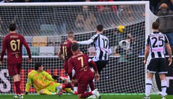 roma udineseyi deplasmanda 2 1 maglup etti hiZ48yCQ